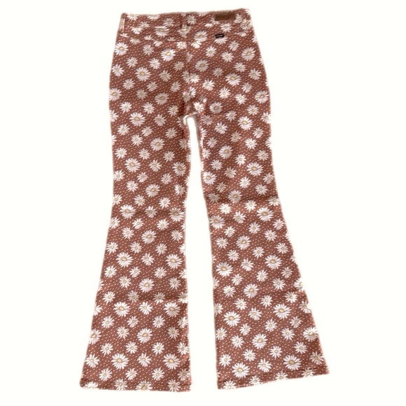 NWOT Wrangler High Rise Fierce Flare Jeans in Daisy Print Size 8 - Picture 7 of 7